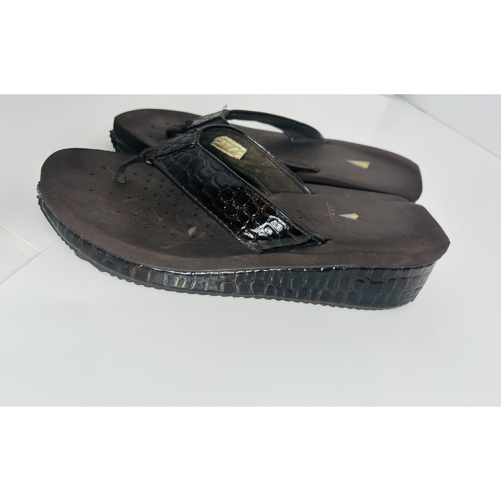 Volatile, Chocolate Brown Women's Size 7, Wedge Thong Sandal, Y2K,‎ Feet